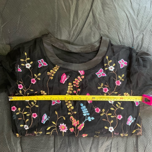 “ EMBROIDERED FLORAL TOP” Sheer Black Netting with Lovely Embroidery. - Picture 13 of 13